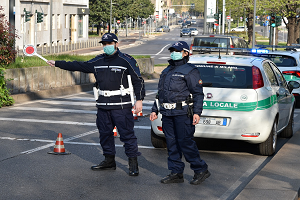 Incassi delle multe destinati alla manuntenzione stradale Nel mese di maggio 15.000 controlli della Polizia Locale Nel fine settimana operativi 1.500 agenti della Polizia Locale