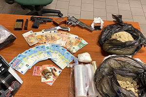 Polizia Locale arresta spacciatore armato
