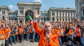 In centinaia per Pappalardo, ma violano le norme sanitarie