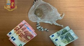 Nascondeva la droga lungo i binari dello scalo Romana, arrestato