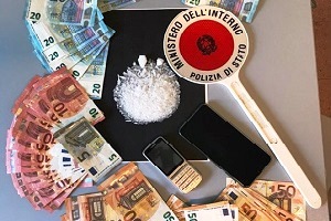 Nigeriano faceva il pendolare per spacciare shaboo