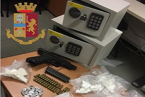 Cocaina, armi e munizioni, quattro arresti