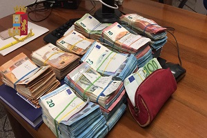 Avevano 92.00 euro in un armadio, denunciata coppia di marocchini