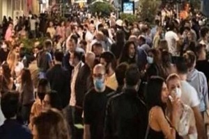 Da domani vietata la vendita di bevande d'asporto dopo le 19 Sala e Fontana: punire i clienti non gli esercenti
