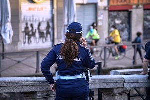 Sala: chiudere i locali che non rispettano le regole