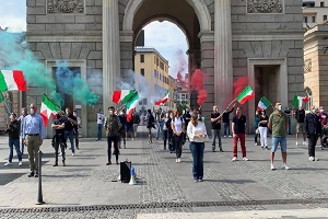 Le Mascherine Tricolori tornano in Piazza XXV aprile