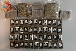 Arrestati con 7 Kg di hashish e 3 etti di marijuana