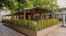 Apre l'Emporio Armani giardino