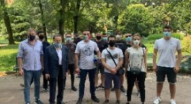 Piazza Insubria: sit-in di cittadini e Fratelli d'Italia per la sicurezza