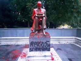 Imbrattata la statua di Montanelli, non era stata prevista nessuna sorveglianza