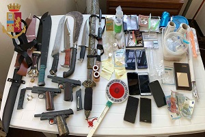 Droga e armi in un orto del Municipio 5