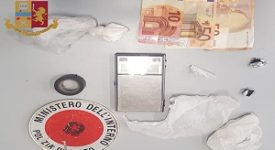 Gambiano arrestato dagli agenti cui tentava di vendere droga