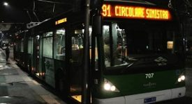 Nordafricano aggredisce autista e cerca di mettersi alla guida della 91