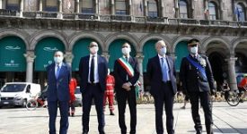 Sala legge la Costituzione sui social