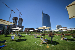 Apre il lido alla Biblioteca degli alberi