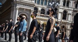 In Duomo protesta degli artisti per i lavoratori dello spettacolo