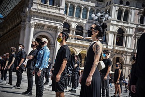 In Duomo protesta degli artisti per i lavoratori dello spettacolo