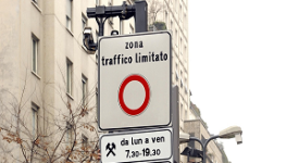 Sciopero dei mezzi e zona rossa, ma il comune non spegne Area C Lunedì ripartono Area C e sosta a pagamento