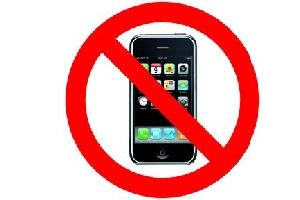 Vieta l’utilizzo di smartphone e tablet a un truffatore