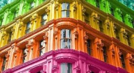 Fidanza (FdI): non si combatte la violenza con i condomini arcobaleno
