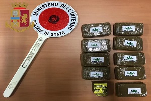 Cinque arresti e 3 chili e mezzo di droga sequestrati