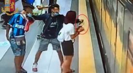 Due marocchini arrestati dopo scippo in metropolitana