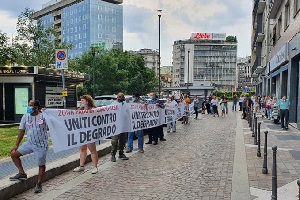 Manifestazione contro il degrado dei residenti nei dintorni di piazzale Loreto