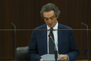 Respinta la sfiducia a Fontana. Contestazione dei CARC Le dichiarazioni di Fontana in Consiglio Regionale