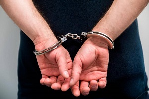 Quattro persone arrestate per reati predatori manette