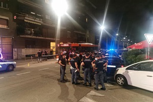 Grave salvadoregno accoltellato da banda di sudamericani