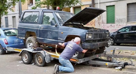 Controlli, denunce e rimozioni di auto in viale Aretusa