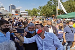 Figlio della Lucarelli identificato da la DIGOS dopo avere insultato Salvini