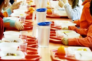 Mense scolastiche: scontati i periodi di quarantena Fratelli d’Italia: personale delle mense scolastiche abbandonato dalla Giunta Sala