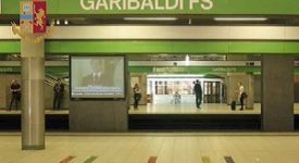 Controlli di Polizia alla Stazione Garibaldi Multate 4 persone sulla metro senza mascherina