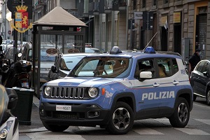 Controli in Loreto: sanzionata una sala scommesse Controlli di Polizia in centro, in Stazione, Porta Venezia e Nolo