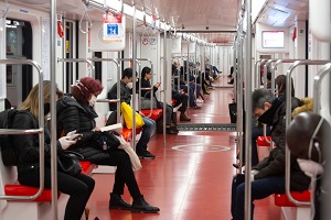 Green pass: da lunedì controlli sui mezzi pubblici Da ieri permesso usare il 100% dei posti a sedere sui mezzi pubblici