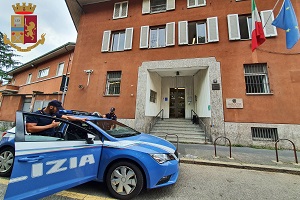 Spacciava in casa mentre era sotto sfratto