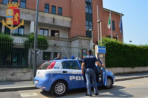 Arrestati due spacciatori in scooter