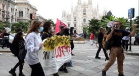 Scuola: corteo di protesta mascherato