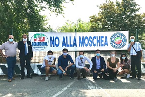 Presidio di Forza Italia contro la moschea di via Novara