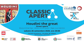 Opera da cortile che coinvolge gli inquilini dedicata a Houdini