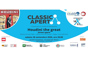 Opera da cortile che coinvolge gli inquilini dedicata a Houdini