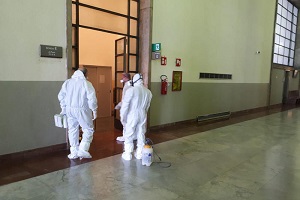 Disinfezione corridoio al Palagiustizia