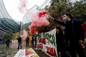 Presidio degli studenti sotto Regione Lombardia