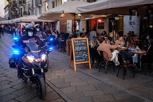 Gli esercenti milanesi rispettano i divieti
