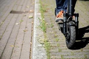 Arrestato spacciatore in monopattino