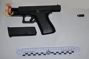 Arrestati per furto dell'arma di una guardia giurata