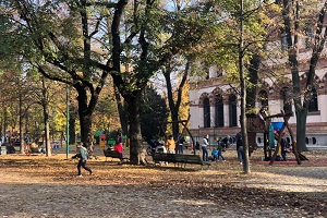 Tanti a passeggio ma il centro è deserto