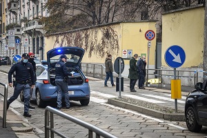 Clochard morto investito: indagati due autisti AMSA