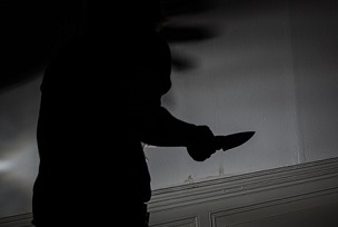 Rissa a colpi di coltello sulla 90